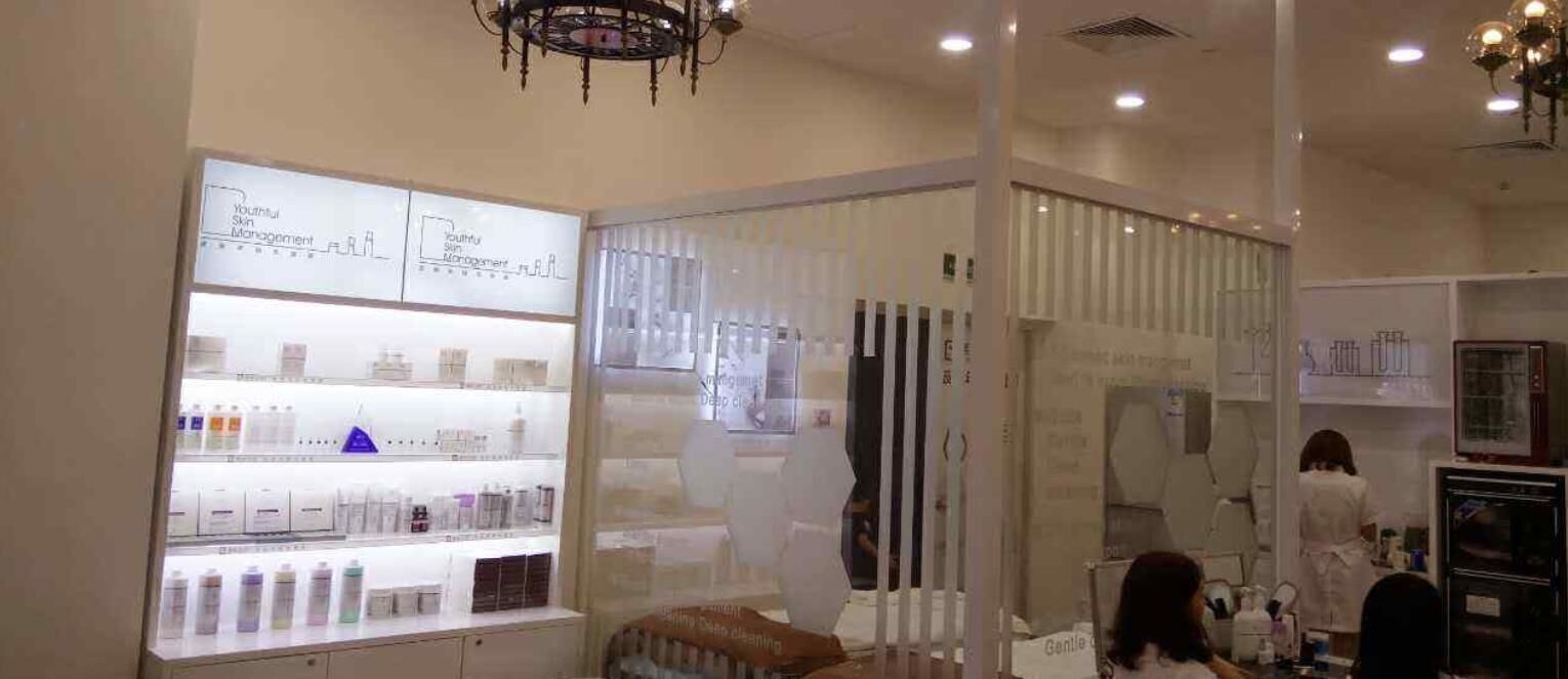 <a href='http://www.mmxudianchi.com/'>美容院加盟店</a>裝修如何劃分區域？