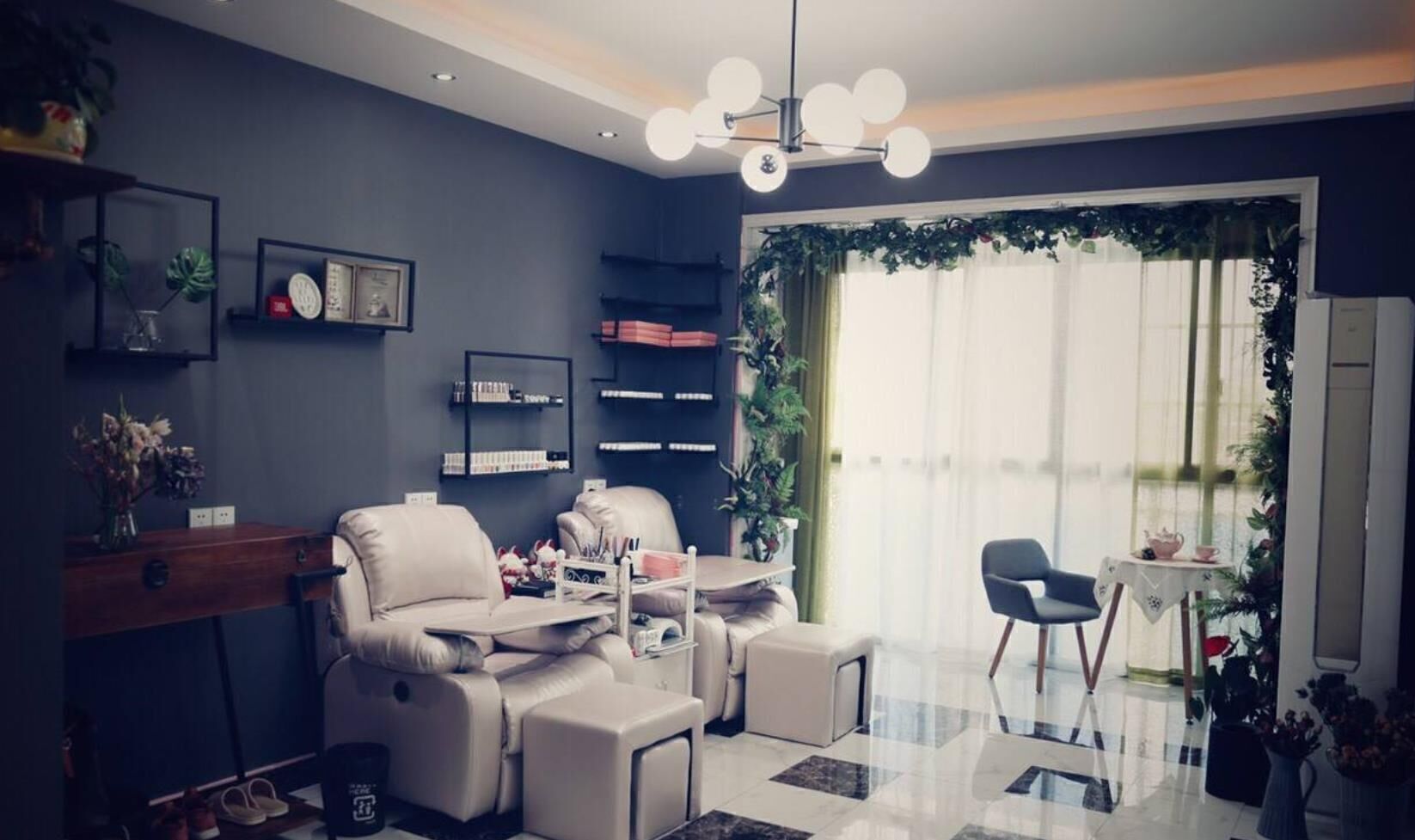 在農村開<a href='http://www.mmxudianchi.com/'>美容院加盟店</a>怎么樣？